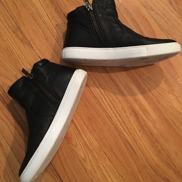 Kenneth Cold Leather Sneakers - Picture 2 of 3